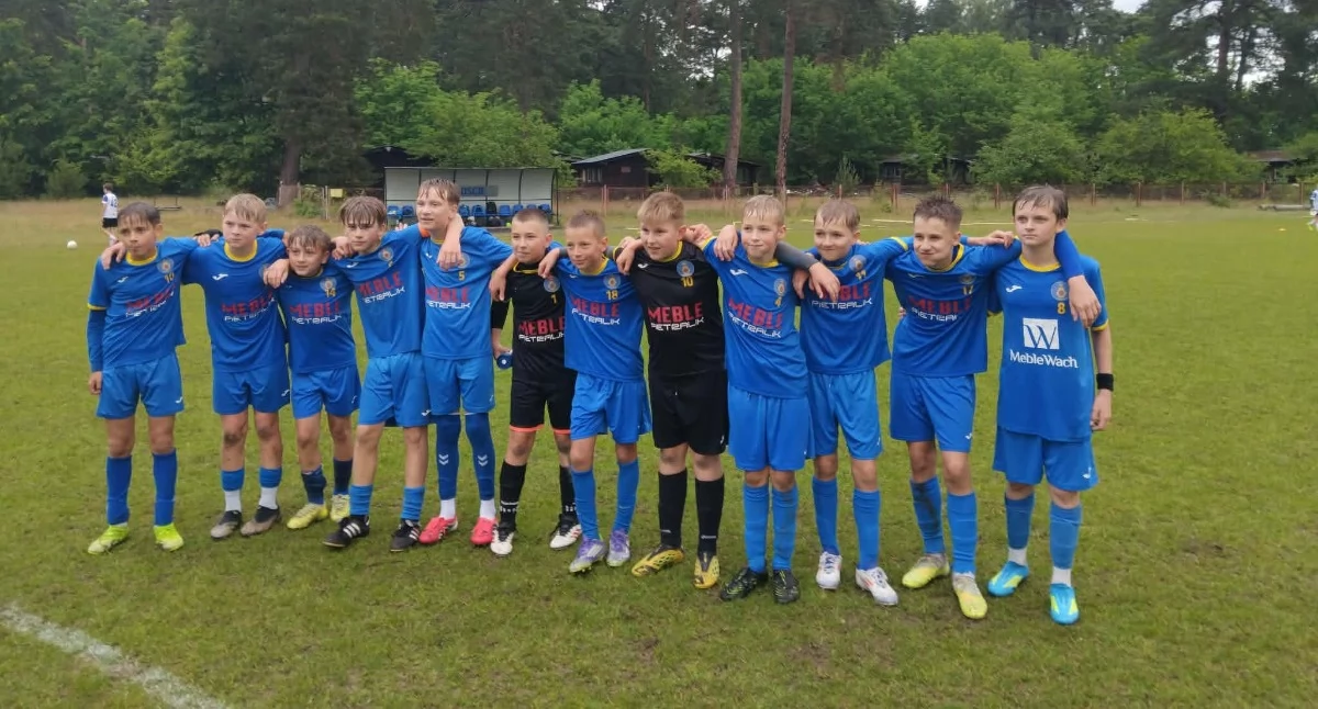 Awans zawodników RKS-u Radomsko do I ligi wojewódzkiej. Z pierwszego miejsca