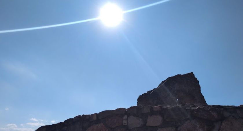 Jesienny trekking z MOSiR: średniowieczny zamek Pilcza w Smoleniu