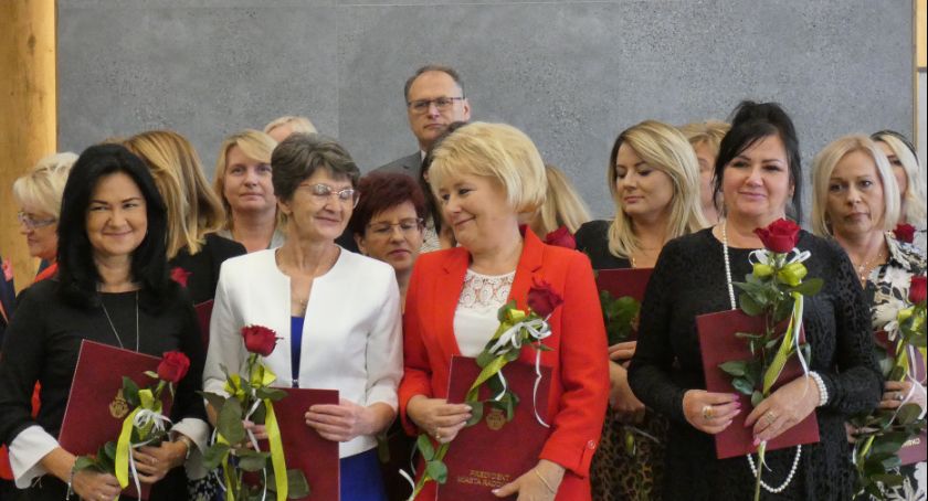 Dzień Nauczyciela 2021: nagrody prezydenta dla pracowników oświaty [ZDJĘCIA]