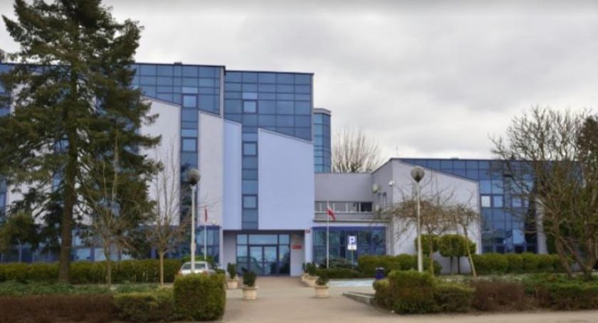 Absencja pracowników administracji w Sądzie Rejonowym w Radomsku.  Połowa jest na L4