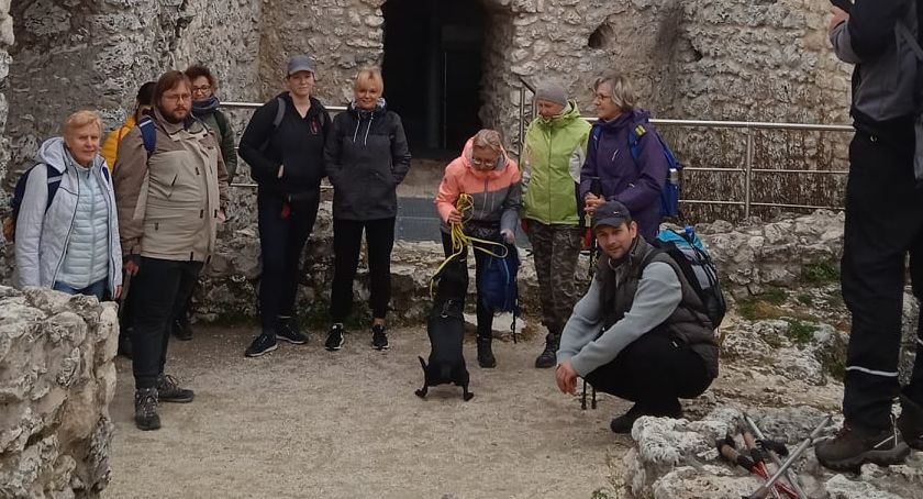 Trekking z MOSiR-em. Zaczęli na dziedzińcu średniowiecznego zamku w Pilczy