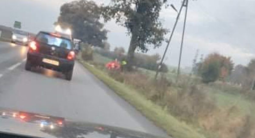Potrącenie rowerzystki w Łowiczu. Kierowca jej nie zauważył