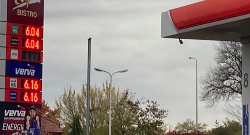 Cena benzyny w Radomsku przekroczyła 6 zł. Ekonomiści: będzie drożej