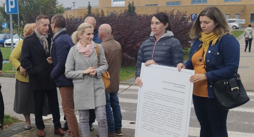 Ordynatora nie ma, pediatrii w Radomsku na razie nie będzie, rodzice protestują