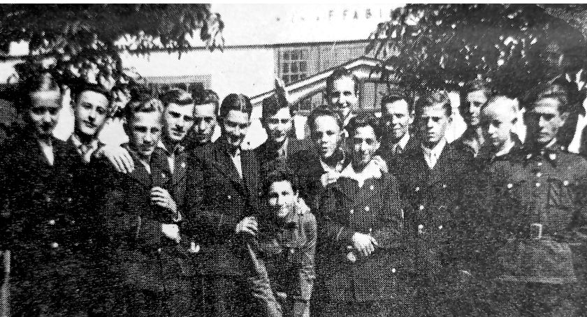 Elita w granatowym mundurku: I Liceum ma 100 lat. Jakie były jego poczatki