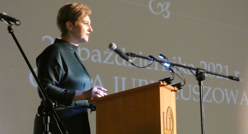 Jubileuszowa gala I LO. Honorowym gościem praprawnuczka Feliksa Fabianiego