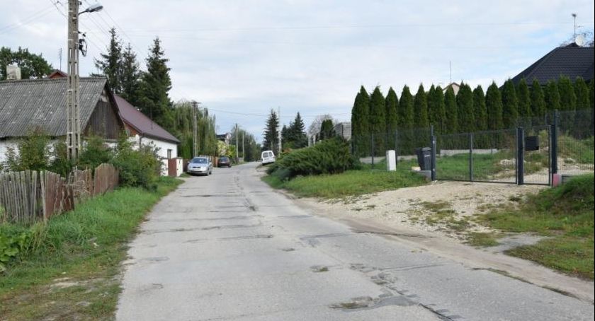 Mieszkańcy Starej Drogi skarżą się na pył, ale uwag nie kierują do urzędu