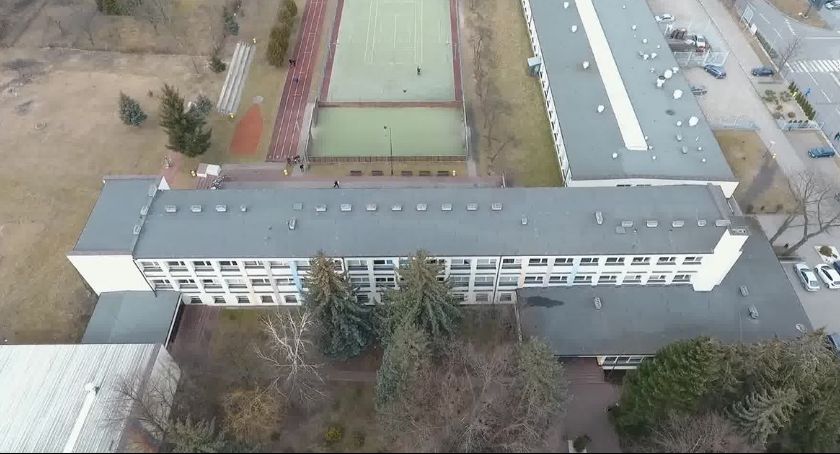 Koronawirus Radomsko: 260 uczniów Mechanika na kwarantannie po kontakcie z zakażonym nauczycielem. Wcześniej zaszczepionym