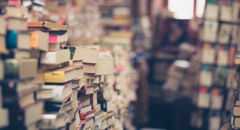 W szkolnych bibliotekach pojawią się wydawnicze nowości. Miasto otrzymało dotację na zakup książek
