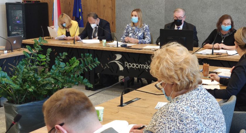 Jest podwyżka podatku od nieruchomości. Dębski: Miał pan być doktorem, a nie jest pan nawet znachorem