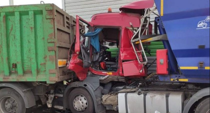 Zderzenie dwóch ciężarówek na A1. Są utrudnienia 