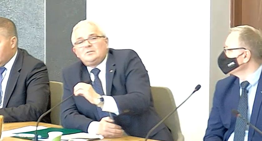 Radny Grzegorz Minecki czuje się dotknięty. Będzie domagał się przeprosin od Łukasza Więcka