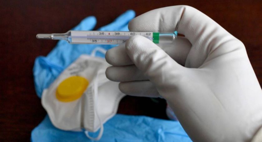 Koronawirus Radomsko: kolejny dzień z rekordem zakażeń: 9798 w Polsce, 619 w łódzkiem. Zmarło 115 osób