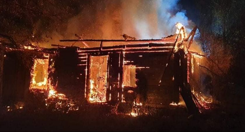 Siedem pożarów w dwa miesiące. Podpalacz w Wielgomłynach znów się uaktywnił. Coś wiesz? Zadzwoń na policję