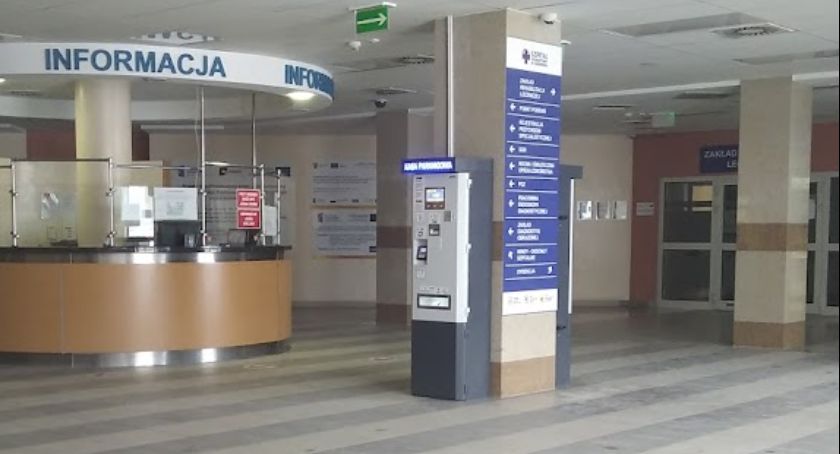 W szpitalu zwiększa się baza łóżek covidowych. Zajęte są już trzy oddziały