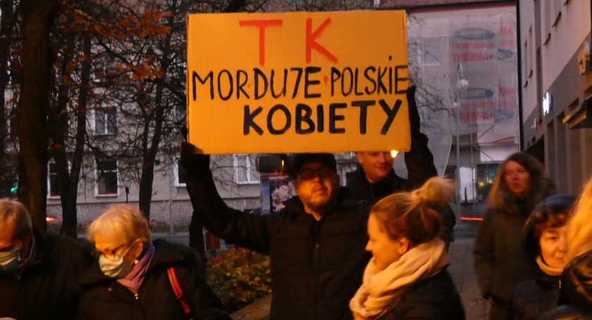 Ani jednej więcej. Protest przed biurem poselskim Anny Milczanowskiej