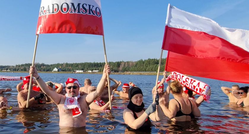 Morsy święto Odzyskania Niepodległości uczciły na swój morsowy sposób. I otworzyły nowy sezon
