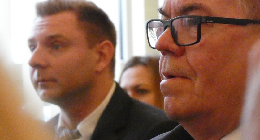 Radomszczanka skarży się do wojewody na przewodniczącego Kubaka