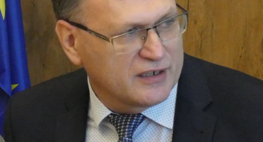 18.486 zł pensji dla Jarosława Ferenca (80 proc. więcej), 3150 zł diety dla przewodniczącego rady (57 proc. więcej). Są projekty uchwał