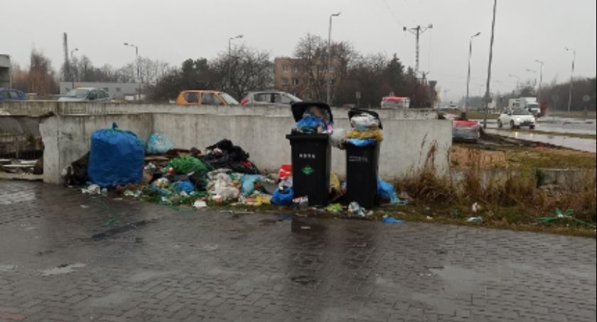 Czytelnik przysłał zdjęcie śmietniska. Nikomu to nie przeszkadza? 