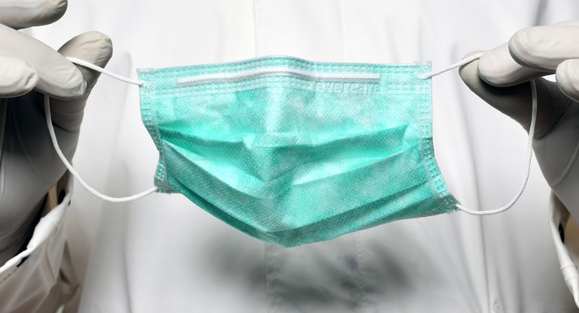 Koronawirus: wczoraj mieliśmy rekord zakażeń, szpital wprowadza covidowe zasady dla pacjentów przychodni specjalistycznej