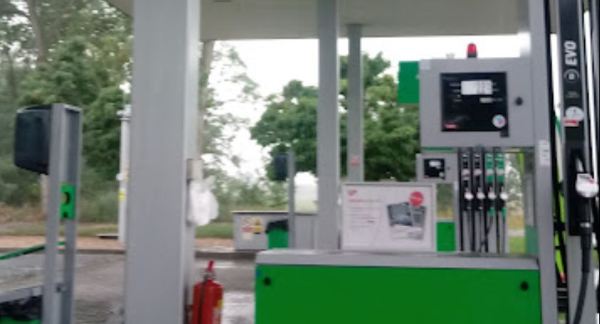Od 20 grudnia obniżka akcyzy na paliwo do zera. Od stycznia obniżka VAT na gaz i energię 