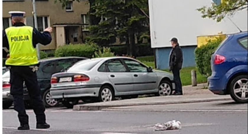 Na Piastowskiej kierowca peugeota potrącił 84-latkę na przejściu dla pieszych