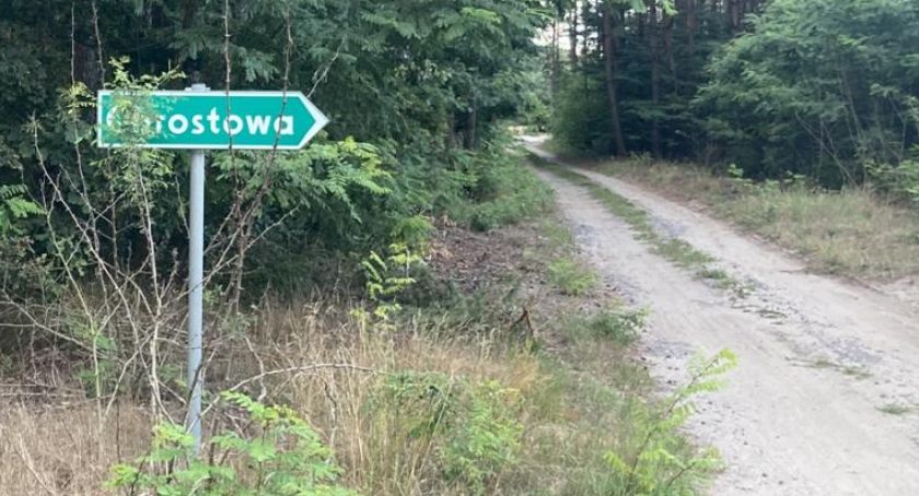 Poseł pisała do starosty, starosta zapewniała, że będzie. A znaku do miejscowości Chrostowa jak nie było, tak nie ma