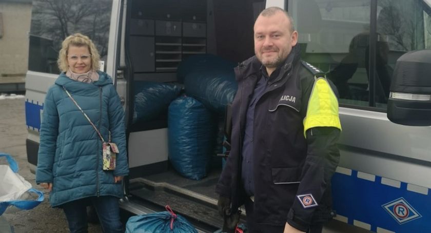 Mama Oliwiera dziękuje za pomoc aspirantowi sztabowemu Wiesławowi Kucowi. Policjant zbiera pieniądze na jego leczenie
