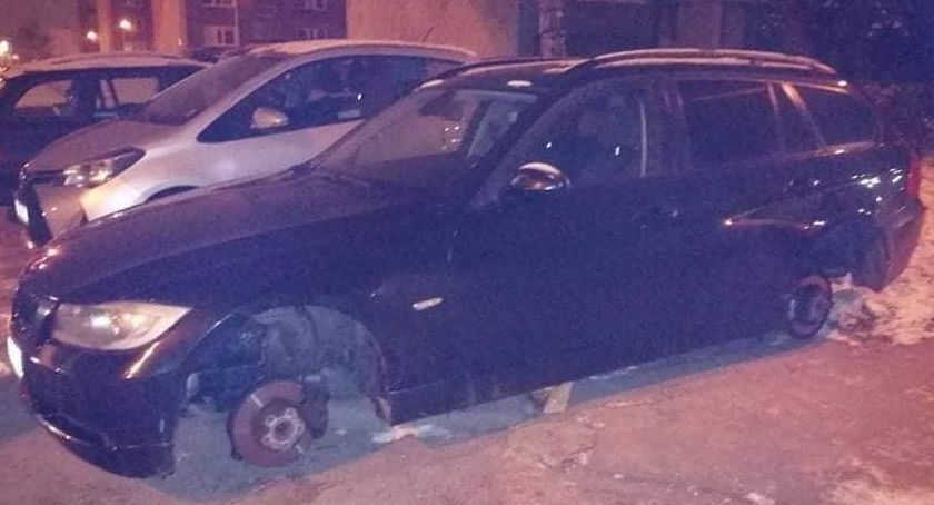 W nocy złodzieje skradli cztery koła od BMW zaparkowanego przy Leszka Czarnego. Nie zostawili jednej śruby