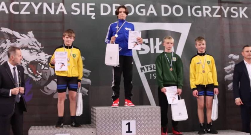 Franciszek Koćwin zwycięża w turnieju zapaśniczym w Mysłowicach