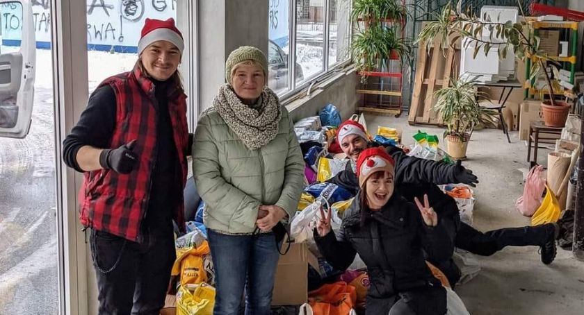 Ósma edycja Mikołajkowej Zbiórki Karmy: w sumie w kilku punktach zebrano jej 631 kilogramów