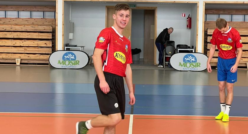 MOSiR: pierwsza kolejka Halowych Mistrzostw Radomska w Futsalu rozgrana