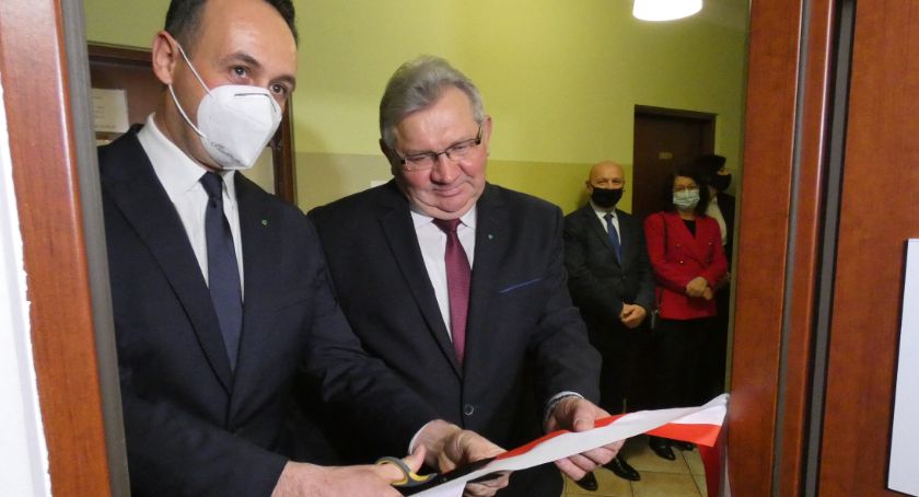 Poseł PSL Dariusz Klimczak otworzył swoje biuro w Radomsku. Żeby nie było, że mamy tylko posła z PiS-u
