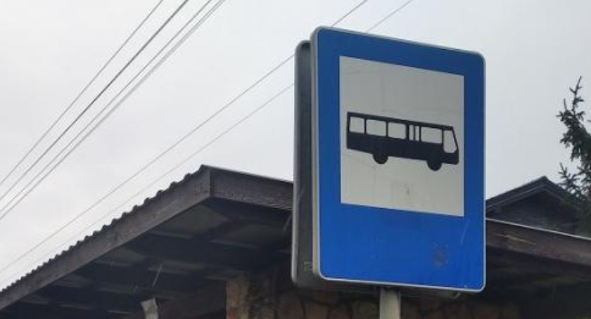 Kierowca ma koronawirusa, autobus nie jeździ, troje uczniów z Lipowczyc nie ma jak dojechać do szkoły