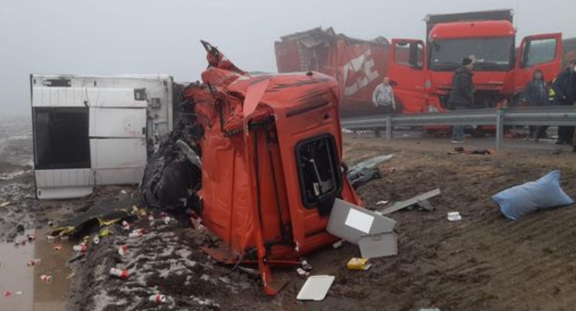 Seria wypadków na A1! Zderzenie trzech ciężarówek 