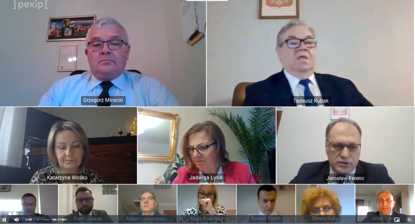 Sesja rady miasta: radni przyjęli budżet na 2022 rok. Koalicji się podoba, opozycja krytykuje