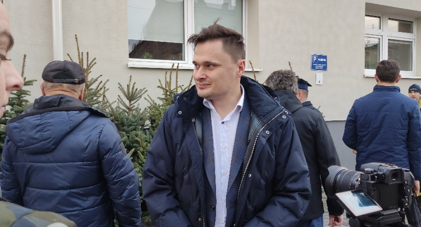 Choinki od stowarzyszenia Perspektywy i ministra Krzysztofa Ciecióry. W doniczkach, żeby po świętach można je było zasadzić