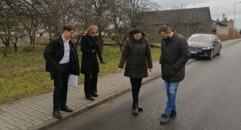 Powiat naprawia swoje drogi, a potem sprawdza, czy firma zrobiła to jak należy