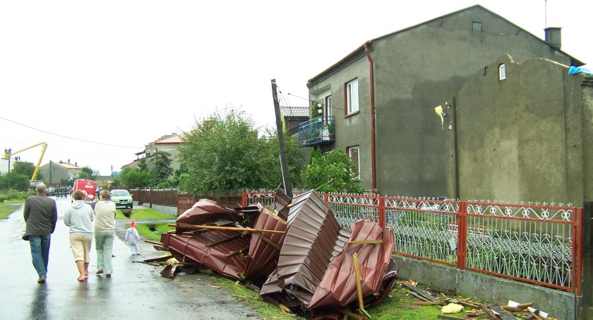 [2008] Po żywiole. Wszystko trwało kilka minut, a wielu zerwanych dachów nie znaleziono
