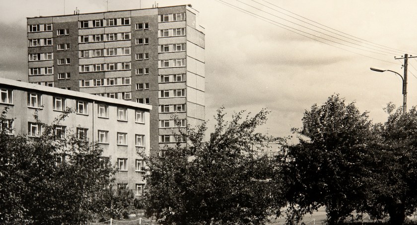 [2006] Radomszczanka oskarża Leppera. Do miasta przyjechała telewizja, dziennikarze czekali przed blokiem z kamerą