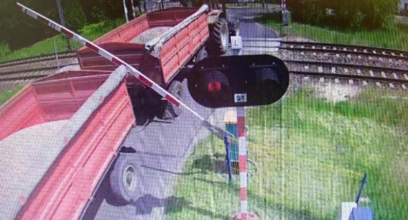 GITD zamontuje kamerę na przejeździe kolejowym w ulicy Piłsudskiego. A kierowca, który złamie przpisy, zostanie ukarany