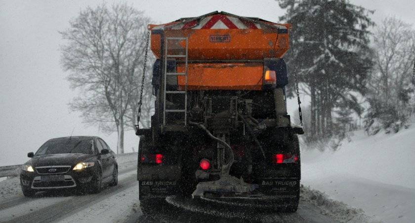 Uwaga! W nocy i jutro do południa na drogach może być bardzo ślisko