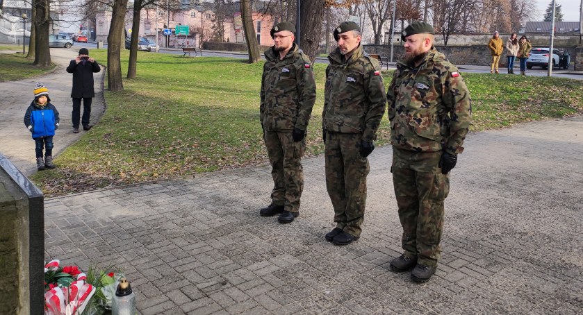 77 rocznica wyzwolenia Radomska spod niemieckiej okupacji. Kwiaty i znicze trafiły we wszystkie miejsca pamięci w powiecie radomszczańskim