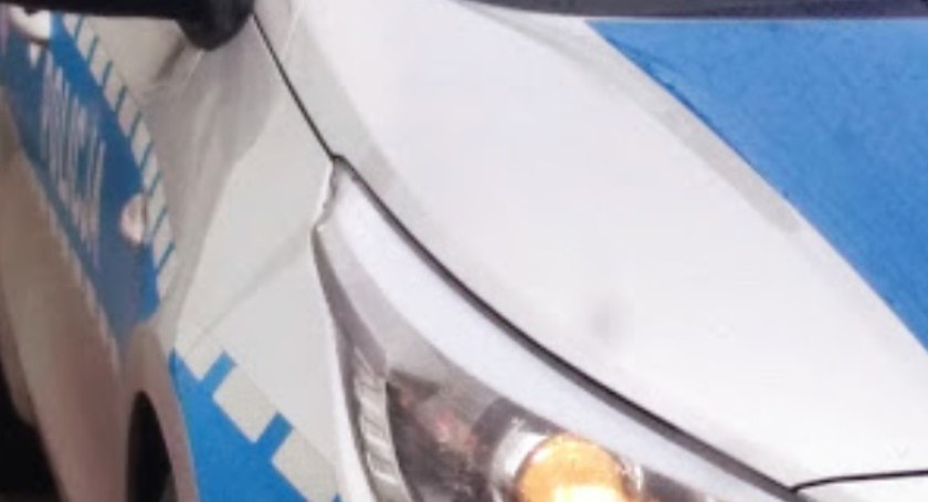 Po uderzeniu busa w bariery jedna osoba jest ranna