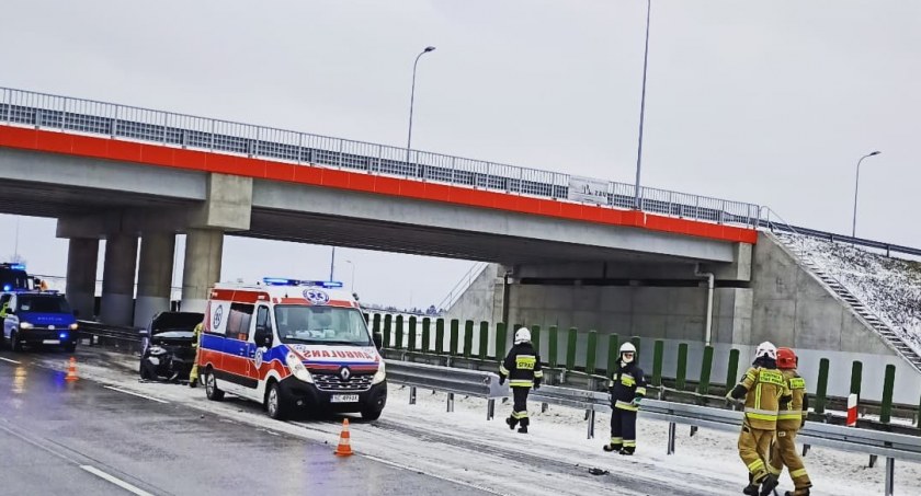 A1: zderzenia samochodu osobowego z ciężarowym. Są utrudnienia w kierunku Częstochowy