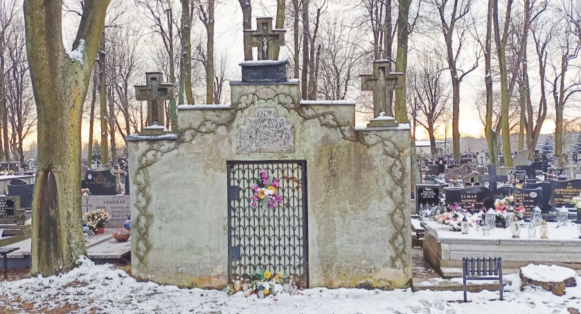 Historia Pijawy. Waleria Zjawiona życie miała ciężkie, nie do pozazdroszczenia. Z miejscowymi nie rozmawiała, bo się śmiali