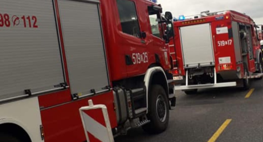 Zderzenie pojazdów na autostradzie A1. W akcji wzięli udział radomszczańscy strażacy