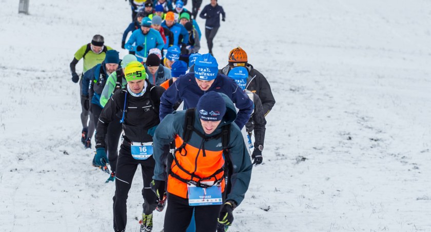 Ultra Trail Kamieńsk. Do wyboru 6 albo 30 km po śniegu, w mrozie i pod górę