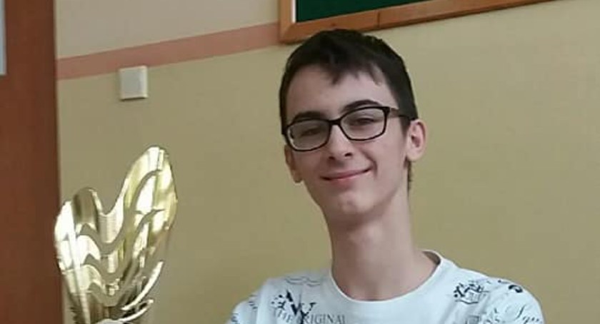 Oskar Paplicki z Dziewiątki został mistrzem młodzików w zapasach w 2021 roku 